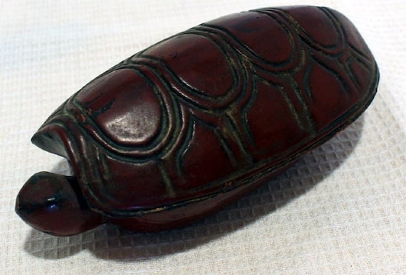 Turtle hinged box