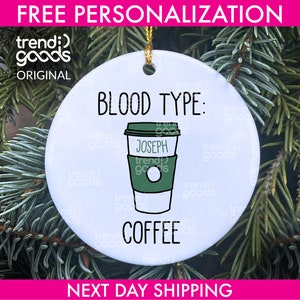 Adorno de café personalizado tipo sangre, adorno de Navidad de café, adorno amante del café, idea de regalo para amantes de la cafeína, adorno de cafeína 2024