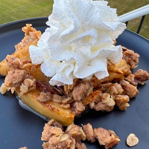 Croustillant aux pommes et aux pacanes/Recettes d'automne/Recette gastronomique/Pâtisserie maison/Desserts de saison/Pâtisserie/Pâtisserie d'automne et d'automne