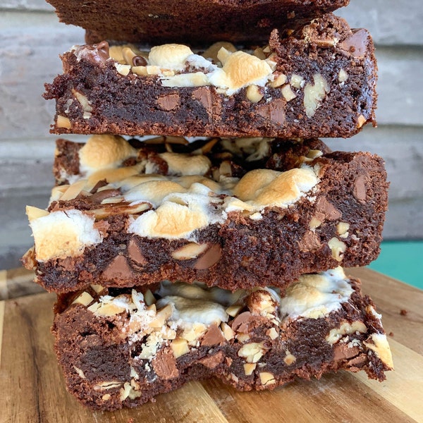 Fudgy Rocky Road Brownies/Brownie Recipes/Gourmet Recipes/Fudge Brownies/Desserts/Chocolate/Marshmallow/Almonds