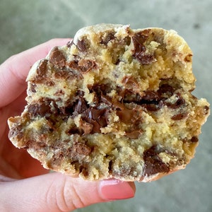 Chocolate Chip Chunk Cookie Rezept/Brezel mit Schokoladenüberzug/Schwarz & Weiß Keks/Gourmet gefüllte Kekse/Riesige Kekse/Desserts Bild 8