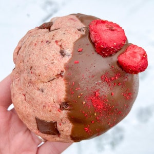 Giant Strawberry Shortcake Cookie Recipe/Chocolate Covered Strawberry Cookie/Gourmet Cookie/Giant Cookie/Dessert image 9