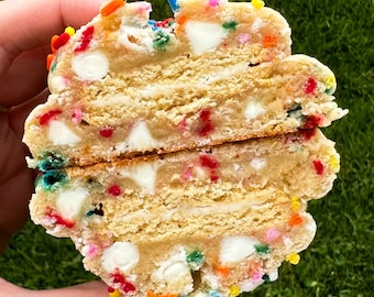 Pastel de cumpleaños con receta de galletas rellenas de crema de vainilla/Recetas de galletas gourmet/Postres/Galletas rellenas