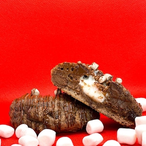 Hot Cocoa Stuffed Cookie Recipe/Stuffed Cookies/Gourmet Cookies/Dessert/Christmas Recipes/Winter/Seasonal/Holiday Baking