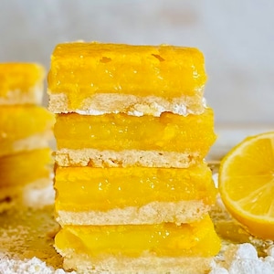 Gooey Lemon Bar Recipe/Cookie Bars/Treats and Desserts/Gourmet Bars/Gourmet Desserts/Giant