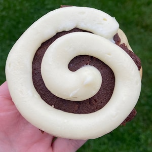 The Very Best Cinnamon Roll Cookie Recipe/Giant Cookie Recipes/Gourmet Recipes/Desserts