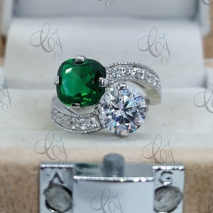 4.50 Cts Round Cut & Cushion Emerald Vintage Art Deco Engagement Ring In 925 Sterling Silver, Two Stone Antique Ring, Bypass Estate Ring