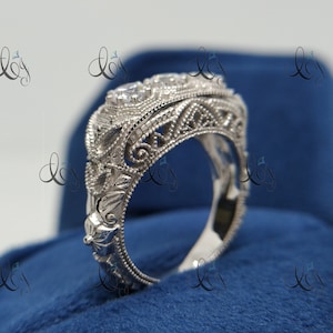 Vintage 2.30 Cts Round Three Stone Diamond Ring Edwardian Art Deco Engagement Ring Estate Filigree Ring Moissanite Ring Round Diamond Ring