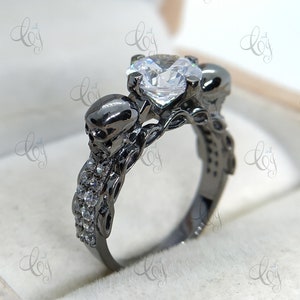 Bague de fiançailles gothique Skull, Bague de mariage En crâne moissanite pour femmes, Bague en diamant rond 2.00Ct Deux Crânes, Bijoux de mariée, Bague pour elle