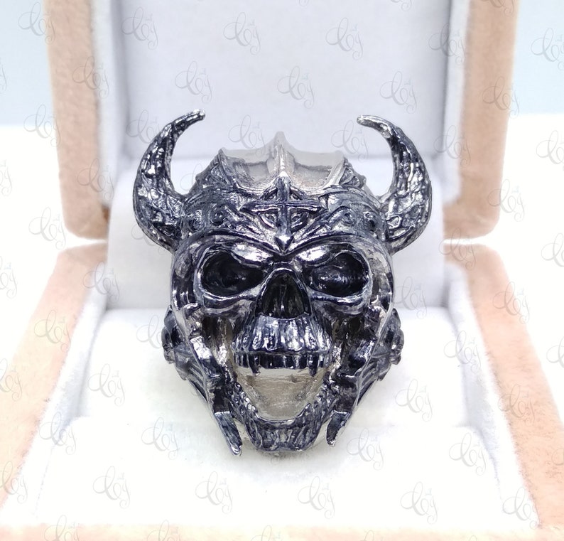 HORNED WARRIOR SKULL HEAD MENS BIKER RING IN OXIDIZED 925 STERLING SILVER