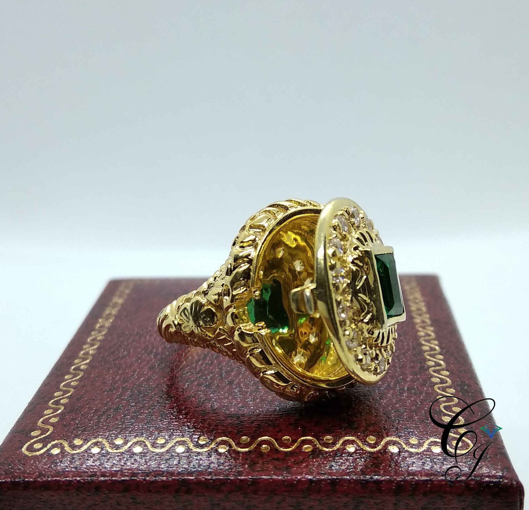 Victorian 10K Yellow Gold Antique Green Glass Three Stone Fashion Ring For  Sale at 1stDibs | 10k gold ring with green stone