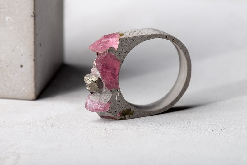 Brutalist grey concrete statement ring with pink tourmalin gemstone image 3