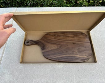 Kleine walnotensnijplank met handvat, charcuterieplank, snijplank, kleine snijplank, houten plank, houten snijplank.