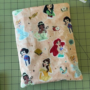 Disney Princesses booksleeve - Mulan - Snow White - Tiana - Ariel - Belle - Cinderella - book cover - kindle sleeve