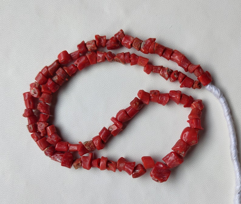 Natural Italian Coral Rough Beads Top Quality Coral Rough Quality T593 Nugget Beads Nugget Shape 72 Cts 8--3 MM 14Inches Strand AA