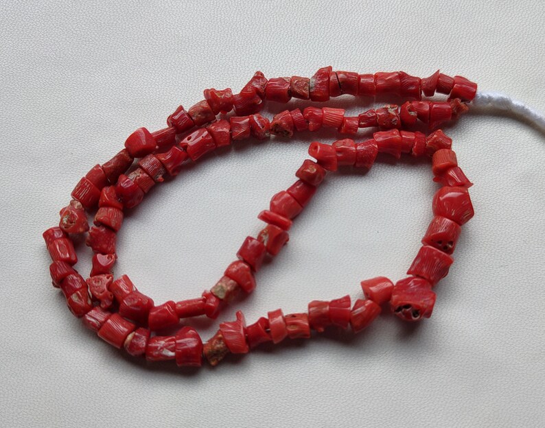 Natural Italian Coral Rough Beads Top Quality Coral Rough Quality T593 Nugget Beads Nugget Shape 72 Cts 8--3 MM 14Inches Strand AA