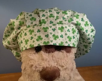 Bouffant Scrub Cap Krankenschwestermütze St. PATRICKS Tagesklee