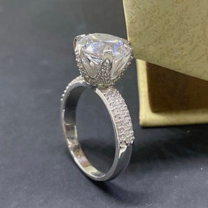 Women&#39;s Engagement Ring 2.30Ct Round Cut Moissanite 925 Silver Handmade Wedding Ring, Solitaire Ring