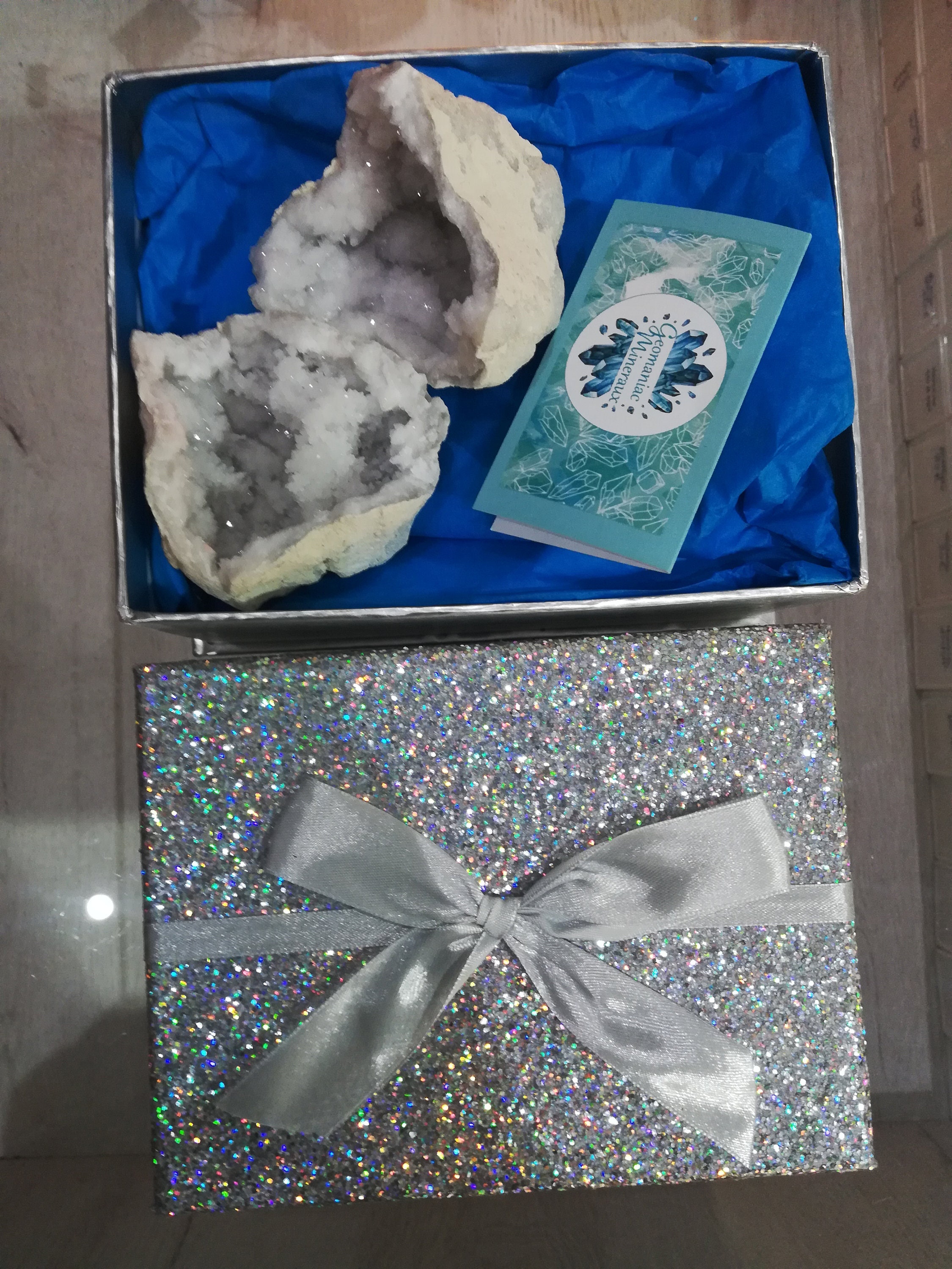 Coffret Cadeaux d'une Géode de Quartz