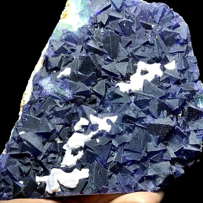 Magnifique Spécimen Rare de Fluorite