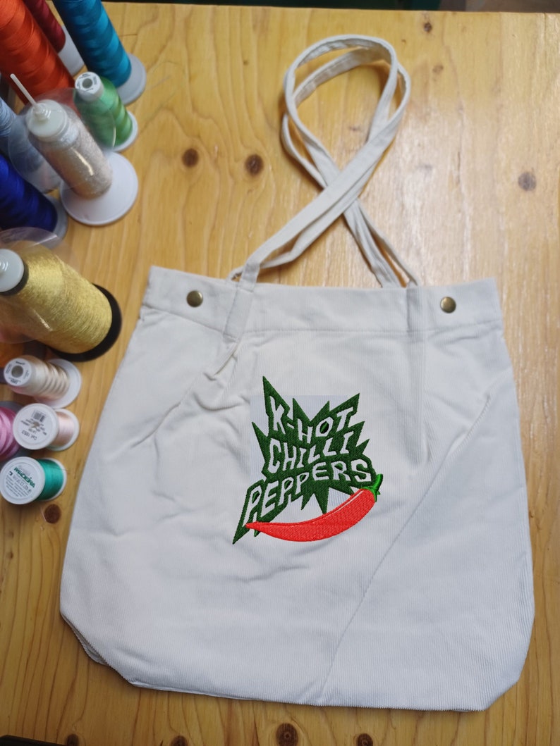 ATEEZ Inspiriert BOUNCY K-HOT Chili Peppers Cord Tasche, süße Tasche, Eco Tasche, wiederverwendbare Tasche Tägliche Tasche Kpop inspiriert Benutzerdefinierte Namensstickerei Bild 1