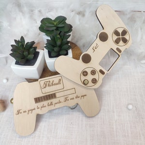 Anuncio de embarazo para papá - Tarjeta original con forma de mando - Mensaje personalizado