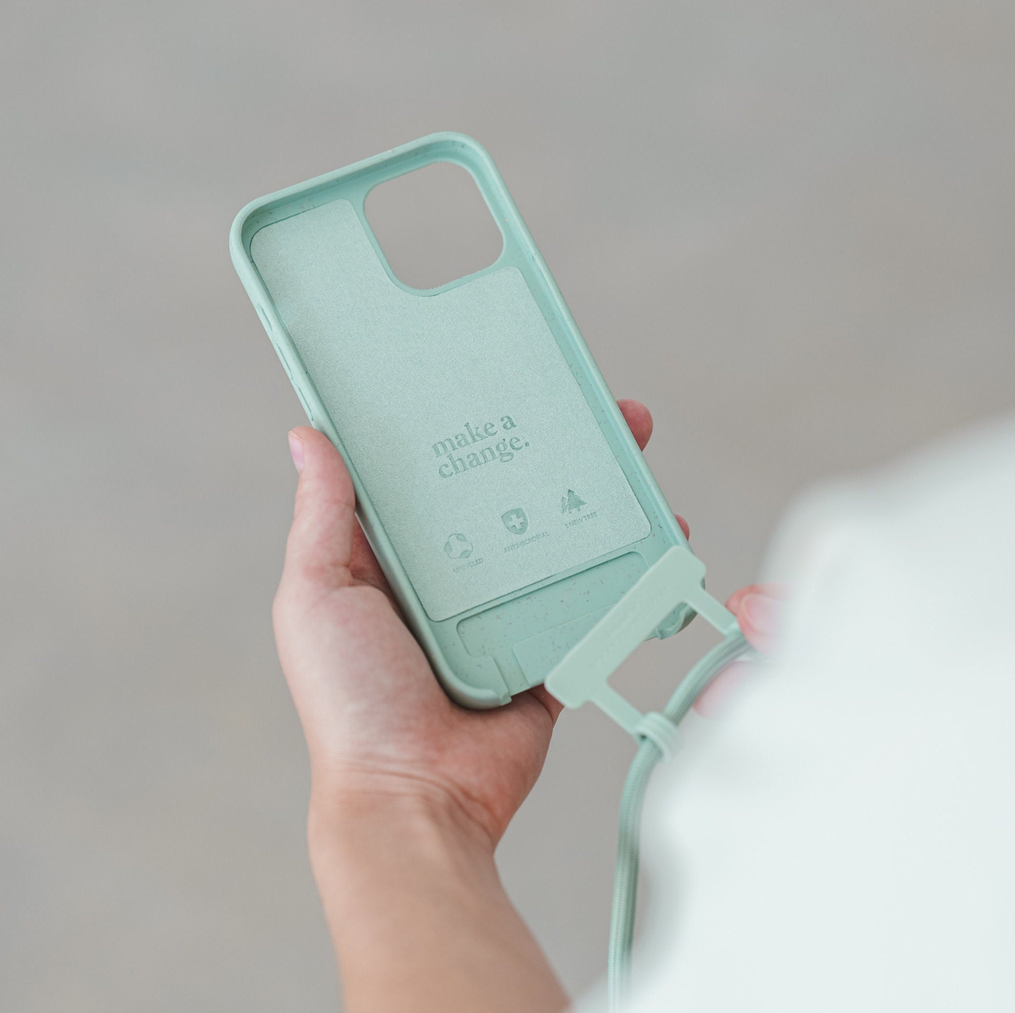 携帯電話チェーン付き iPhone ケース、ミントグリーン、取り外し