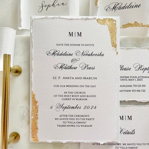 Set di inviti per matrimonio fatti a mano, inviti in carta con bordi frastagliati, inviti in carta di cotone, monogramma, sigilli di ceralacca, foglia d'oro sui bordi