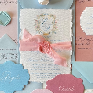 Set di inviti di nozze fatti a mano azzurro rosa, inviti di carta con bordo increspato, inviti di carta di cotone, monogramma, sigilli di cera, nastro strappato