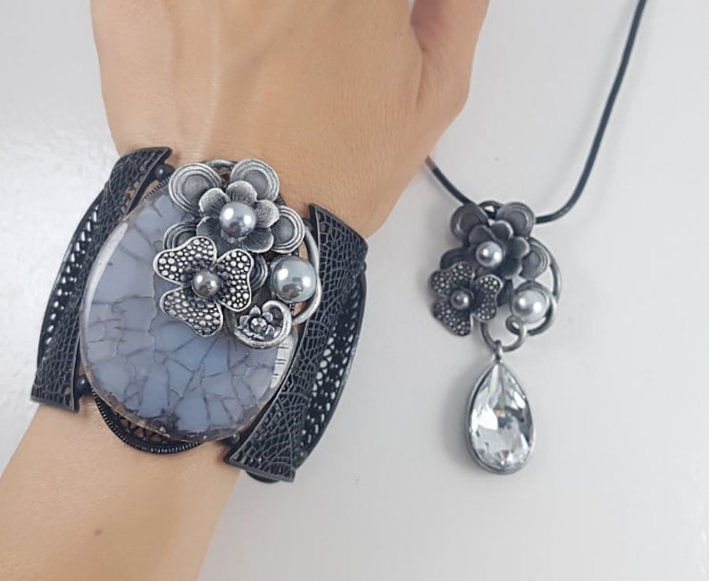 Flower Jewelry Vintage Style Jewelry Agate Jewelry Christmas Gift For Her Set Of 2 Agate Bracelet Victorian Jewelry Large Bracelet