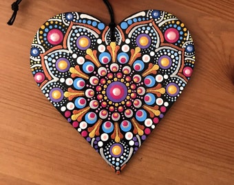 Heart pendant made of wood with a mandala motif hand-painted in dot painting style, gift idea for a birthday or for Christmas