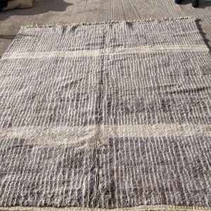 Tapis marocain Gris, Tapis berbère rayé, Tapis Beni Ourain, Tapis Beni Mrirt, Tapis Atlas, Tapis en laine fait main, Fabriqué sur commande