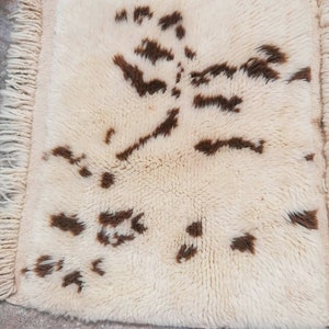Small Moroccan Rug 2&#39;x2&#39; , Handmade wool rug, small Berber rug, sample Beni Mrirt rug