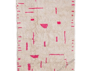 Pink moroccan Berber rug with Minimalist Design