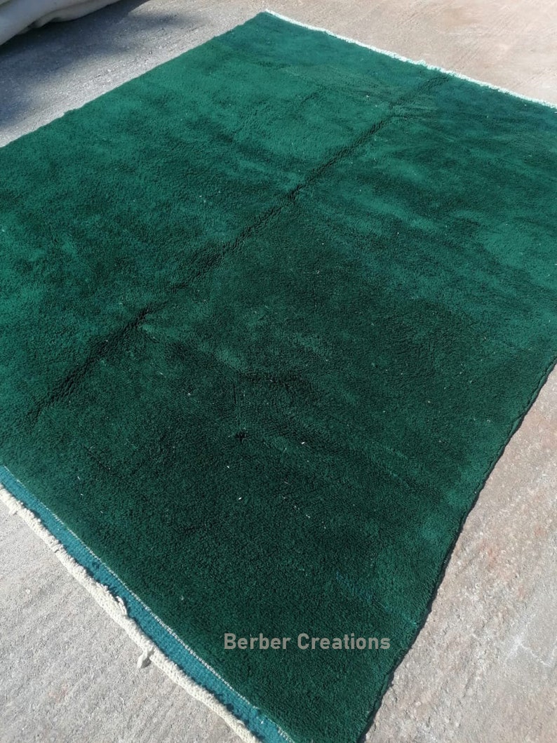 Deep Green Rug Pattern Emerald Oasis - Dark Green Moroccan Wool Rug, Solid Beni Mrirt Pile ...