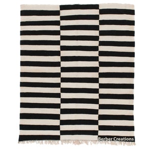 Kilim Moroccan Rug - flatweave  Rug - Kilim Woven Rug - Black and White kilim Rug  - Living Room Decor