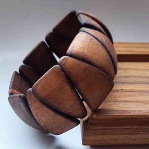 Bracelet Earthy Style, Boho Chic wooden bangle