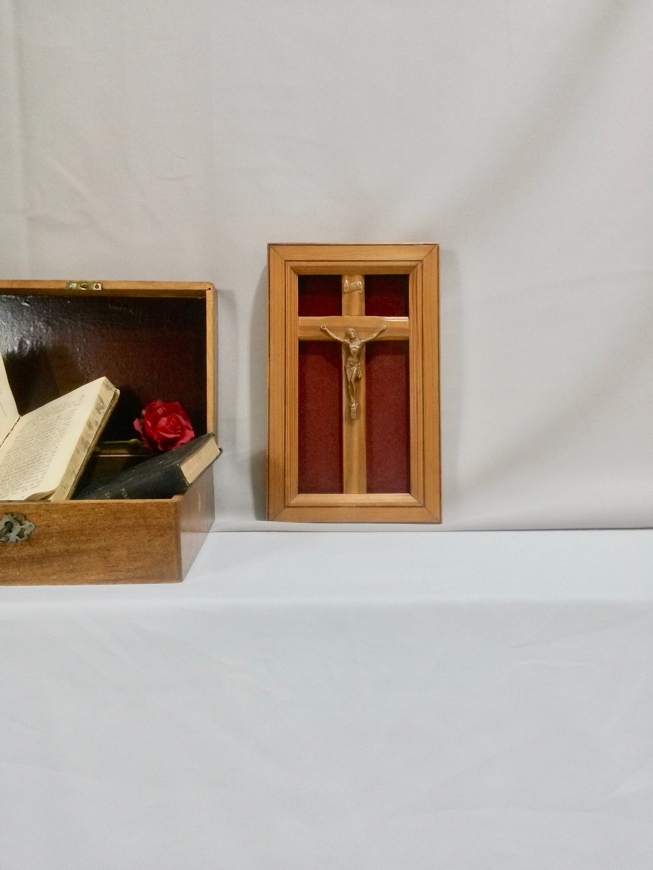 Vintage Encadré Crucifix en Bois - Image France à Dos Rouge Catholic Wall France