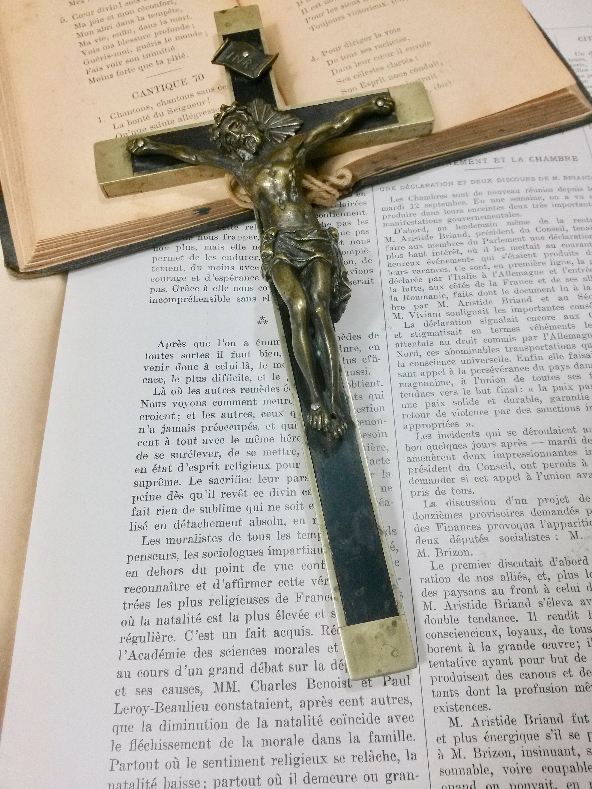 Pendentif Crucifix de 8, 8 - Pendentif en Ébène Laiton Crucifix La Fin Du Xviiie Siècle Antique Noir