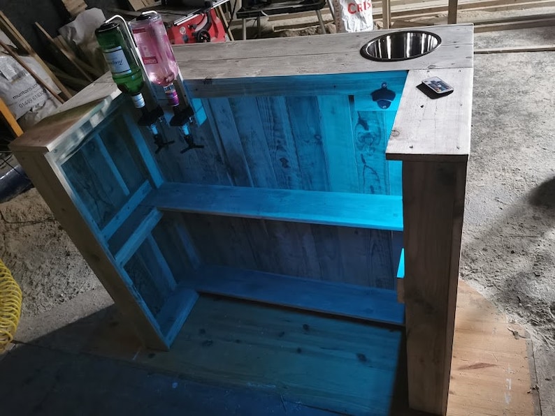 Handmad Timber Garden Bar: Rustic Indoor/Outdoor Home Bar optic,bucket,lights