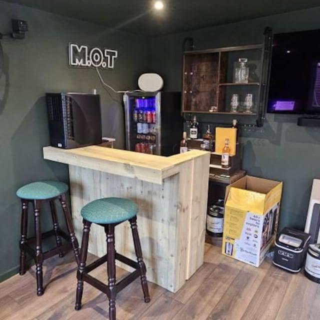 Bar With Opening Hinged Side: Indoor/outdoor Drinks Server