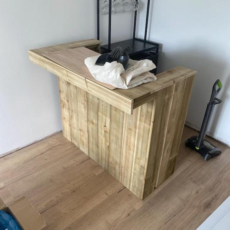 Handmad Timber Garden Bar: Rustic Indoor/Outdoor Home Bar image 17