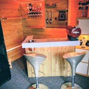 Handmad Timber Garden Bar: Rustic Indoor/Outdoor Home Bar image 15