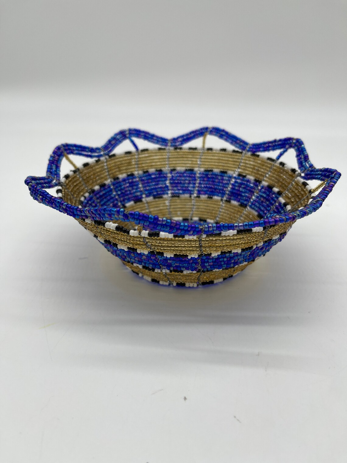 Panier Fleur Vintage - Perles En Verre Cousues Main - Tapisserie Décorative