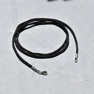 Silk lace with silver 925 clasp, Black