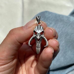 Colgante de calavera de mitosaurio: amuleto de plata de ley para guerreros y soñadores