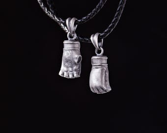 Colgante de guante de boxeo de plata de ley oxidada: joyería de la UFC