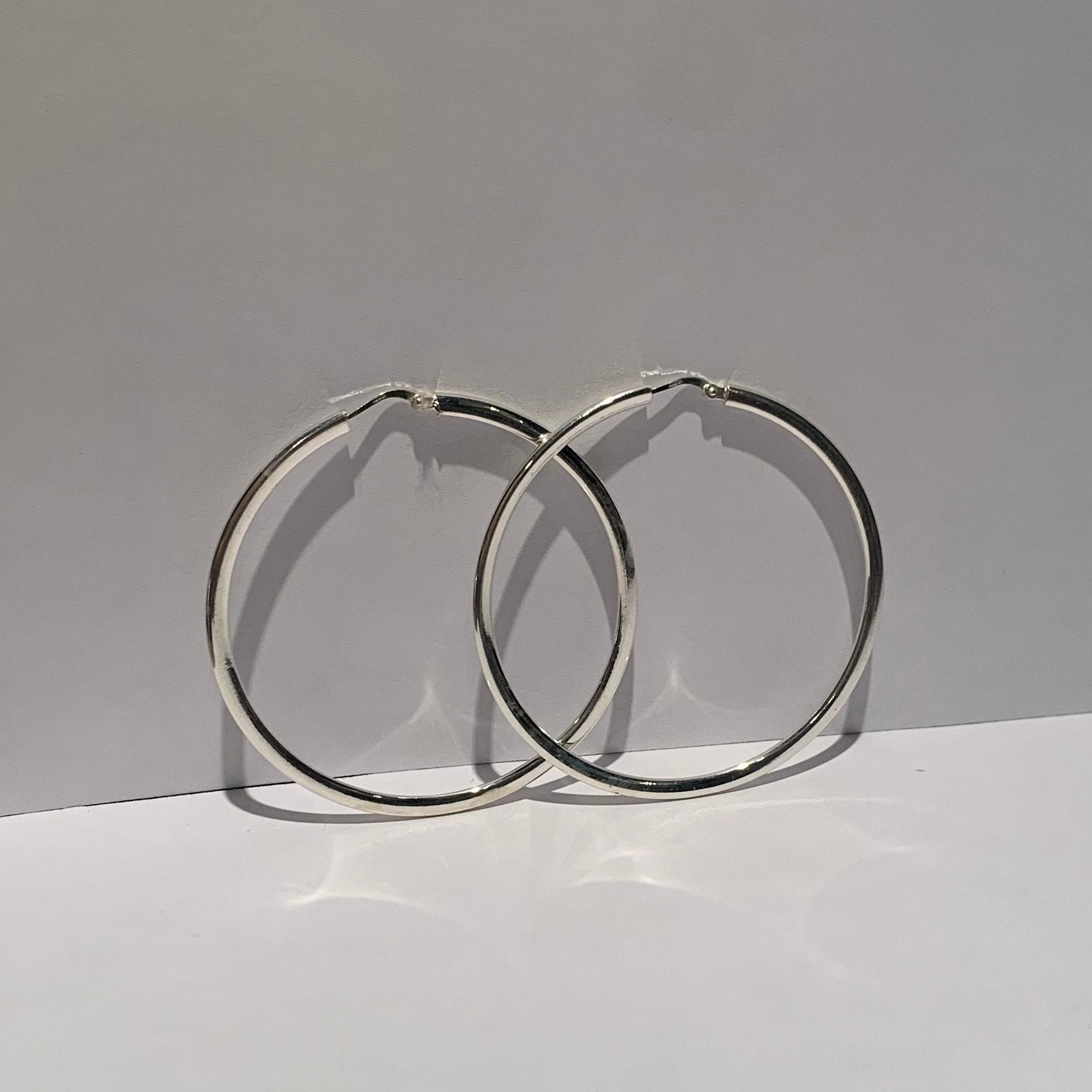 Sterling Silver 5.90mm Polished Oval Hinged Hoop Earrings (1.5IN x 0.8IN ) - C61