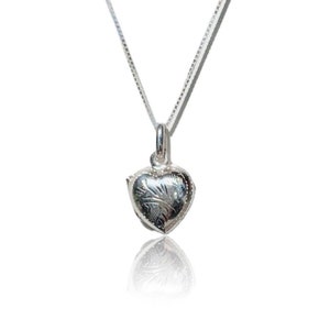 Silver Heart Locket Necklace, Sweet 16 Locket, Sweetheart Locket, Sister Gift, Memorial Gift, Small Locket