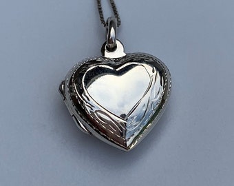 Silver Heart Locket Necklace with Photo, Victorian Locket, Heart shaped Locket, Sweet 16 Locket, Sterling Silver Locket, Unique Locket